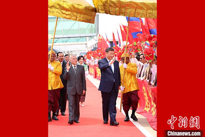 習(xí)近平抵達(dá)金邊對柬埔寨進(jìn)行國事訪問