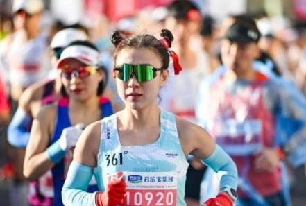 2025石家莊馬拉松賽鳴槍開跑 3.5萬名選手參賽
